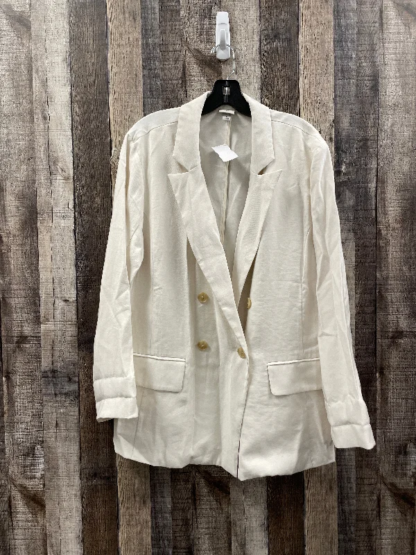 women's coats for those who prefer classic over trendyCream Blazer A New Day, Size L