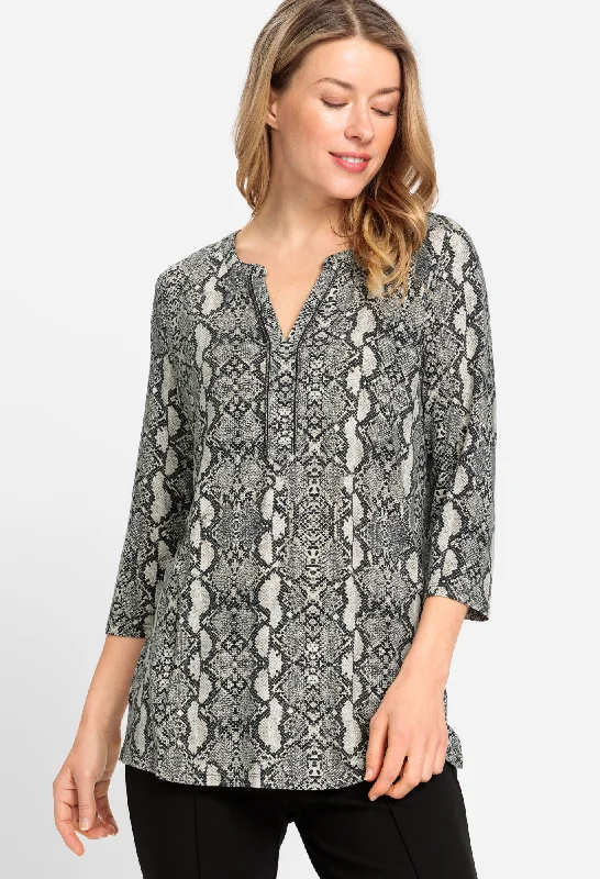 women's tops for those who want to wear pieces that are both comfortable and stylishSnake Print V Neck Top