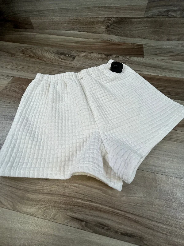 women's retro shortsWhite Shorts Shein, Size 4