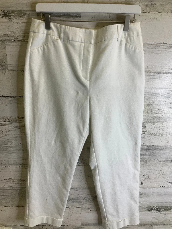 women's spring pantsPants Cropped By Chicos In White, Size: 10