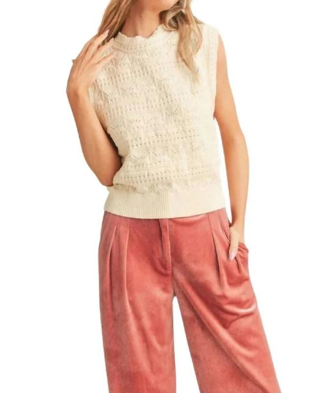 Colorful Casual SweatersScalloped Sleeveless Sweater In Ivory